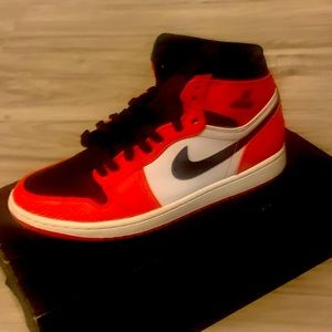 I am sellin air Jordan 1s orange